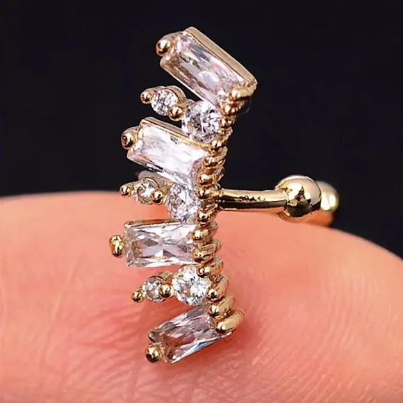 ⚜️[𝟯/$𝟭𝟴]⚜️CZ Gold Curved Cuff Earring NEW - Picture 3 of 6